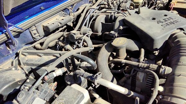 2005 Ford Ranger Valve Cover 4.0L — photo 2