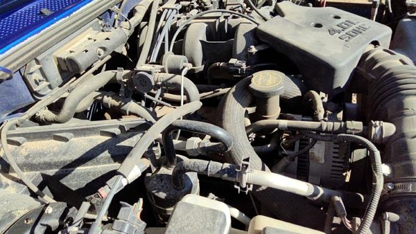 2005 Ford Ranger Valve Cover 4.0L — photo 4