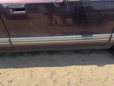 1992-1995 Olds Eighty Eight Passenger Right Front Moulding From Door Oem
