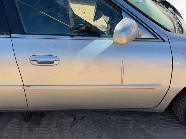2005 Cadillac Deville Front Door RH Platinum 67U — photo 2