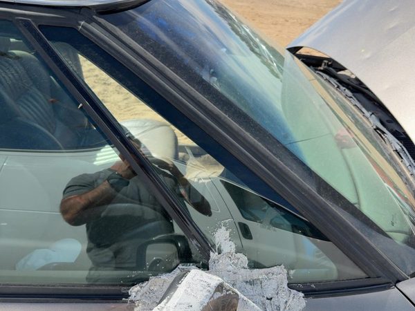 92-99 Bonneville Passenger Right Front Vent Window Small Door Glass With Frame — photo 4