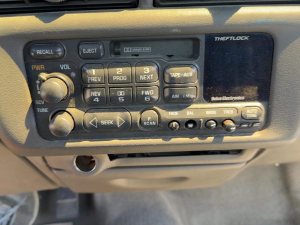 1996-2001 Chevy Lumina Factory AM FM Stereo Cassette Radio Music Search UL0 OEM — photo 4
