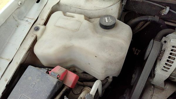 2004 Buick LeSabre Coolant Recovery Bottle — photo 6