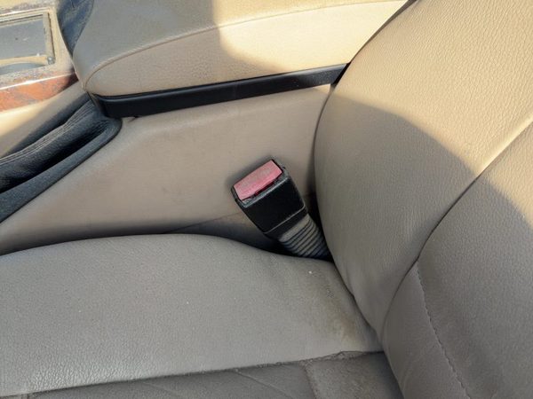 2000-2006 Bmw X5 Driver Left Front Seat Belt Buckle Receiver Oem E53 Beige Lchc — photo 4