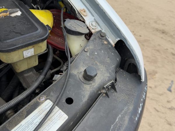 97-02 Express Van 2500 Windshield Washer Fluid Reservoir With Pump Wiper Tank — photo 1