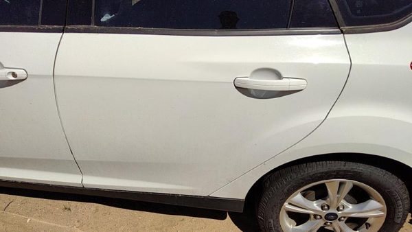 2014 Ford Focus Rear Door LH White Yz — photo 2