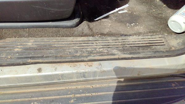 2007-2014 Chevy Tahoe Passenger Right Lower Kick Trim Panel Oem Black — photo 3