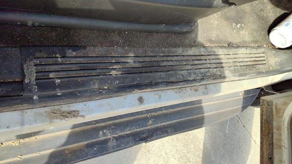 2007-2014 Chevy Tahoe Passenger Right Lower Kick Trim Panel Oem Black — photo 2