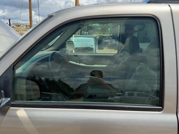 2000-2006 Chevy Suburban Driver Left Front Side Window Door Glass Oem 15891714 — photo 3