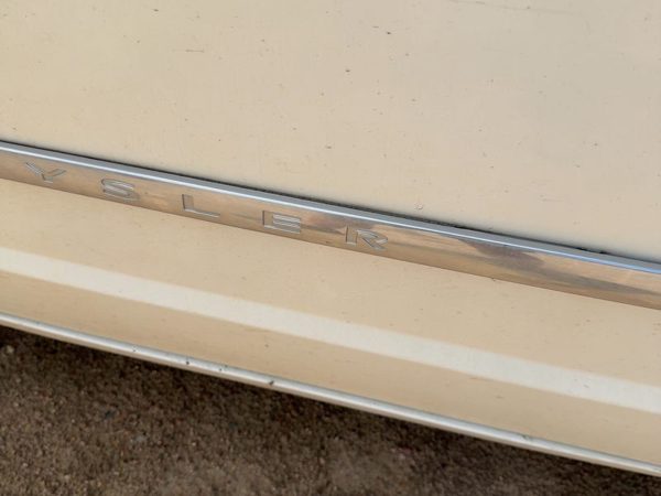 10-16 Town & Country Driver Left Front Moulding From Door Oem Trim Strip — photo 3