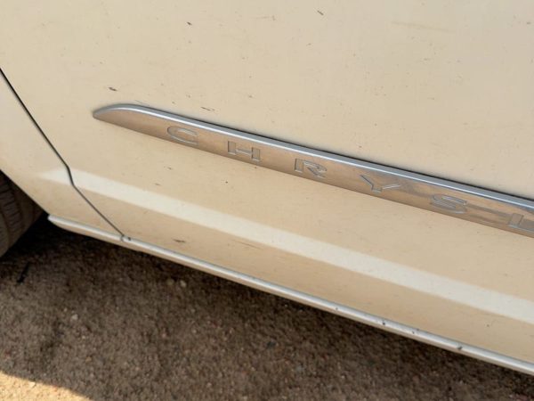 10-16 Town & Country Driver Left Front Moulding From Door Oem Trim Strip — photo 6