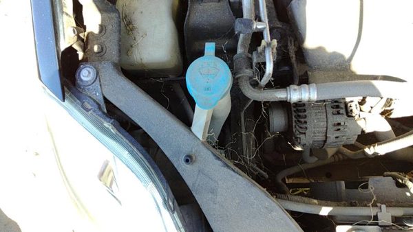 07-12 Nissan Sentra Windshield Washer Fluid Reservoir With Pump Oem Wiper Tank — photo 1