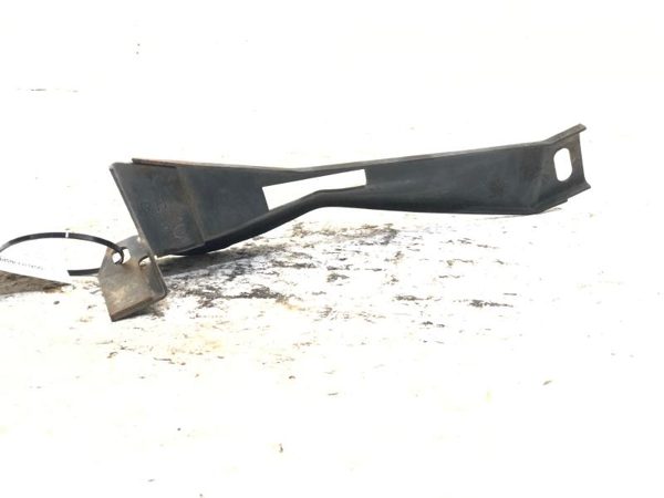 84-87 C4 Corvette Front Inner Fender Wheelhouse Support Bracket Passenger Side — photo 2
