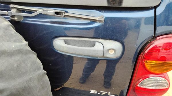 2002-2003 Jeep Liberty Rear Gate Door Handle Oem 55360331Ah — photo 2
