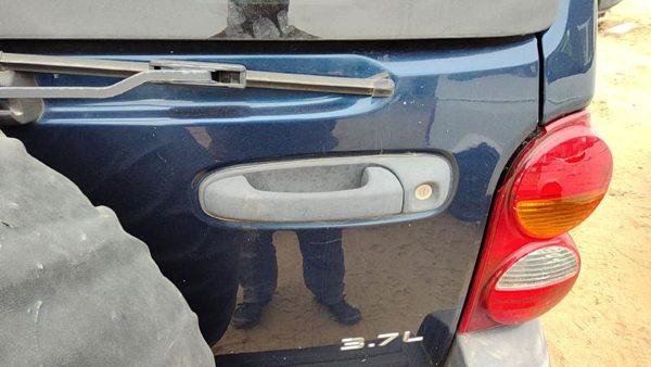 2002-2003 Jeep Liberty Rear Gate Door Handle Oem 55360331Ah — photo 3