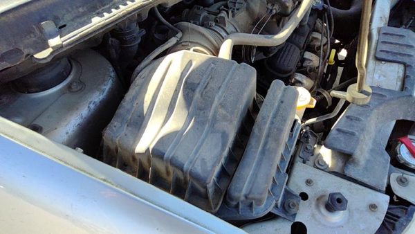 2001-07 Town & Country Complete Air Intake Filter Box Housing With Tube Oem 3.8L — photo 6