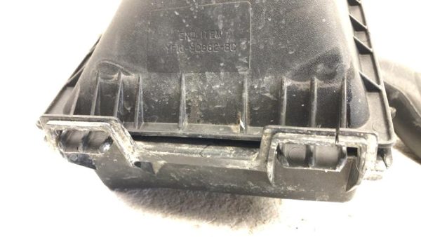 00-03 Ford Taurus Complete Air Intake Cleaner Filter Box Housing With Tube 3.0L — photo 9