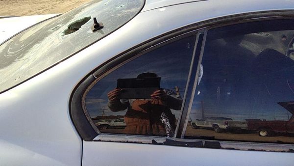 00-04 Bonneville Passenger Right Rear Vent Window Back Door Glass With Frame — photo 3