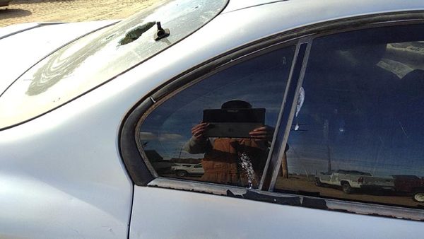 00-04 Bonneville Passenger Right Rear Vent Window Back Door Glass With Frame — photo 1