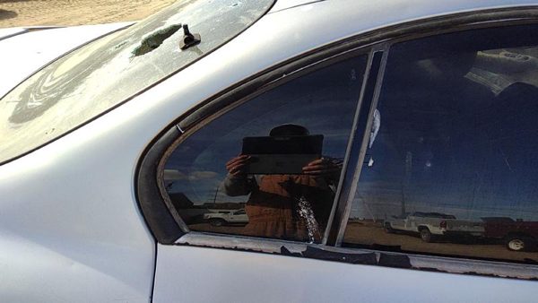 00-04 Bonneville Passenger Right Rear Vent Window Back Door Glass With Frame — photo 2