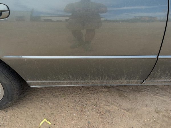 98-04 Seville Passenger Right Rear Moulding From Door Oem Back Thunder Gray 88U — photo 1