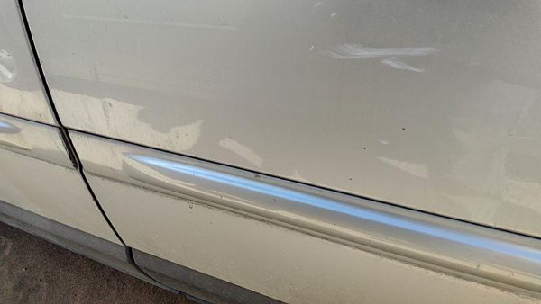 04-08 Pacifica Driver Left Upper Rear Moulding From Door Oem Back Silver Ps2 — photo 6
