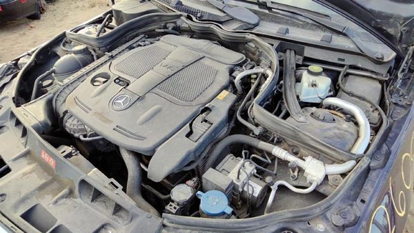 2013 Mercedes C-class Lower Control Arm Front RH — photo 2