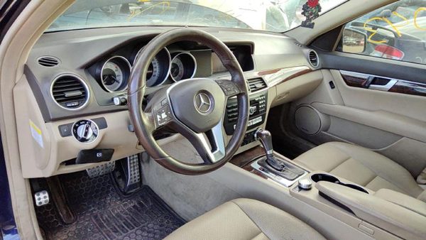 2013 Mercedes C-class Lower Control Arm Front RH — photo 3