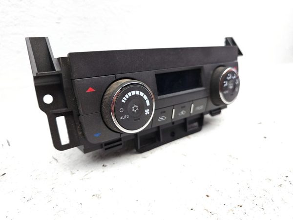 07-11 Lucerne Automatic Temperature Control Module In Dash Heater Ac Head Unit — photo 6