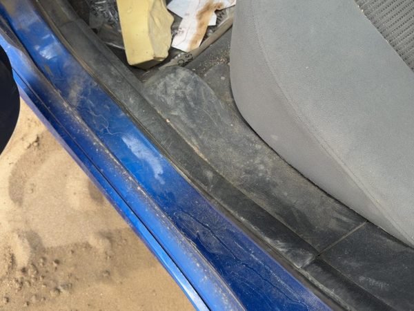 12 Nissan Sentra Driver Left Rear Lower Sill Plate Step Trim Panel Oem Charcoal — photo 2