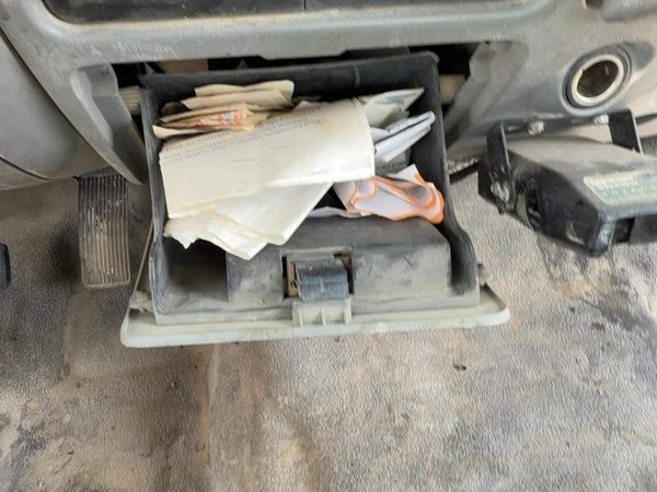 1999-2007 Ford F350 Center Cubby Glovebox Dash Panel OEM Gray 5C3Z2504320CAA — photo 4