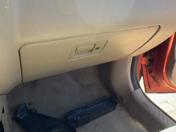 03-07 Ford Escape Glove Box Assembly Complete Door With Latch Oem Pebble Tan Ah — photo 2