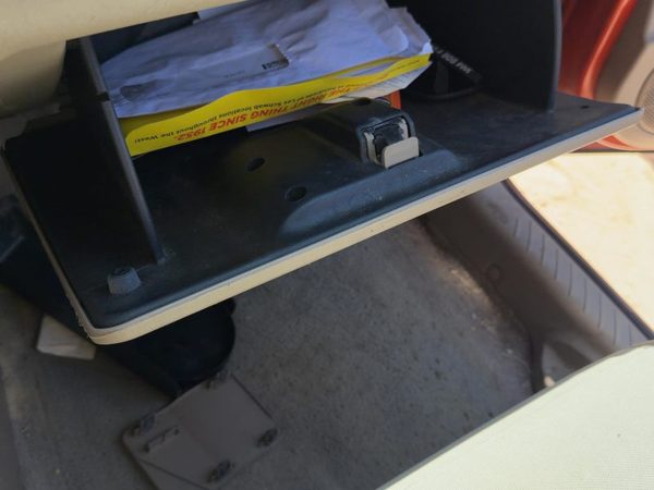 03-07 Ford Escape Glove Box Assembly Complete Door With Latch Oem Pebble Tan Ah — photo 5