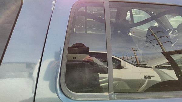 02-10 Ford Explorer Passenger Right Rear Vent Window Back Door Glass With Frame — photo 3