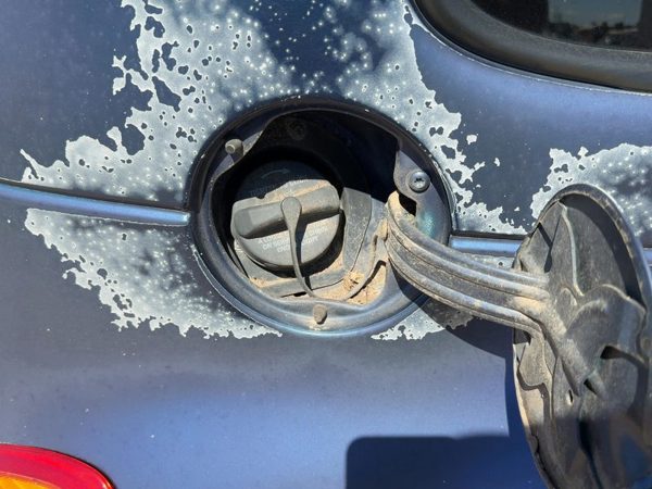 01-02 Chrysler Pt Cruiser Fuel Filler Neck Assembly With Gas Cap Oem Base Model — photo 3