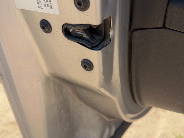 2005-2010 Pontiac G6 Driver Left Front Door Latch With Rods/Cables Oem Sedan — photo 1