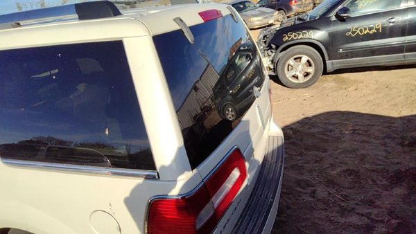2008 Lincoln Navigator Trunk/decklid/hatch/tailgate Pv White Chocolate — photo 3