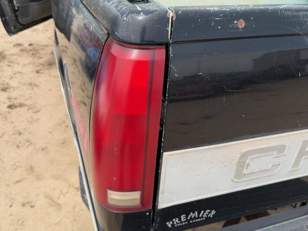 1988-1999 Chevy Silverado 1500 Driver Left Tail Light Brake Lamp Oem Rear — photo 1