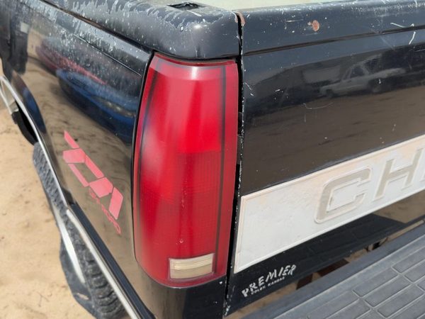 1988-1999 Chevy Silverado 1500 Driver Left Tail Light Brake Lamp Oem Rear — photo 2