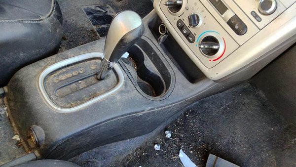2006 Chevrolet Cobalt Front Console 192 Ebony — photo 2