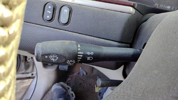 2003-2004 Lincoln Town Car Windshield Wiper Control Switch Column Lever Assembly — photo 2