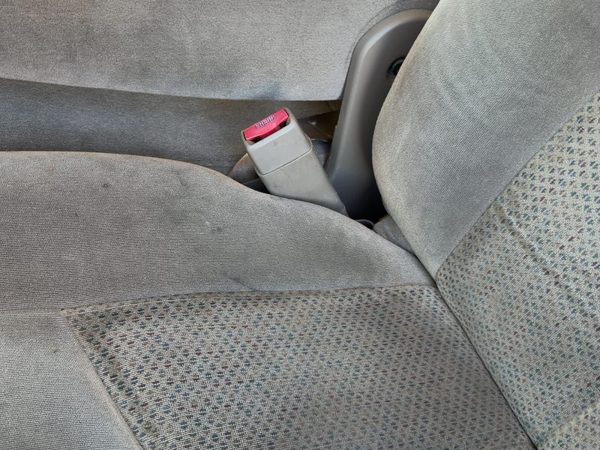 03-07 Silverado 2500 Driver Left Front Seat Belt Buckle Receiver Oem Tan 52D — photo 4