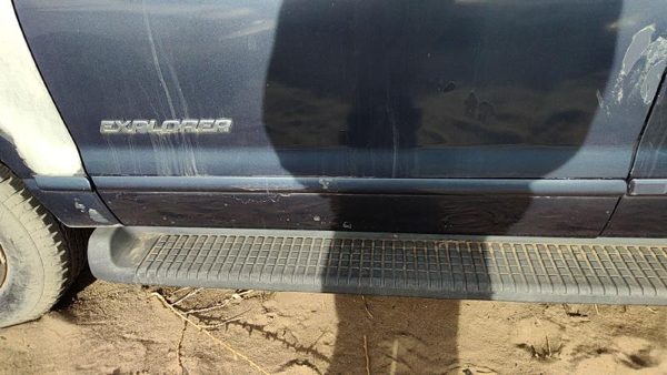 2002-2010 Ford Explorer Driver Left Front Moulding From Door Trim Strip Blue Ld — photo 1