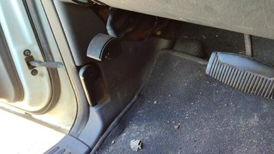 2002-2005 Ford Explorer Driver Left Lower Kick Trim Panel Oem Rt Graphite