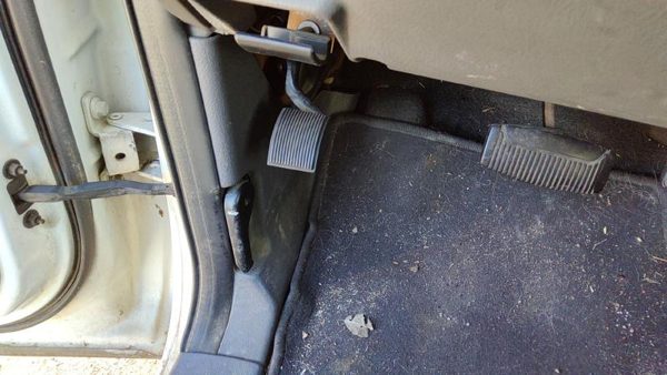 2002-2005 Ford Explorer Driver Left Lower Kick Trim Panel Oem Rt Graphite — photo 3