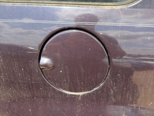 05-09 Equinox Fuel Tank Door With Hinge Gas Lid Oem Filler Black Amethyst 71U — photo 4