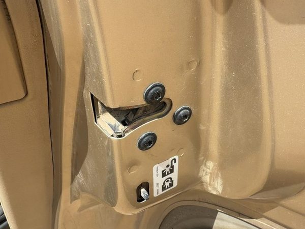 04-07 Buick Rainier Passenger Right Rear Door Latch With Rods/Cables Oem Back — photo 2