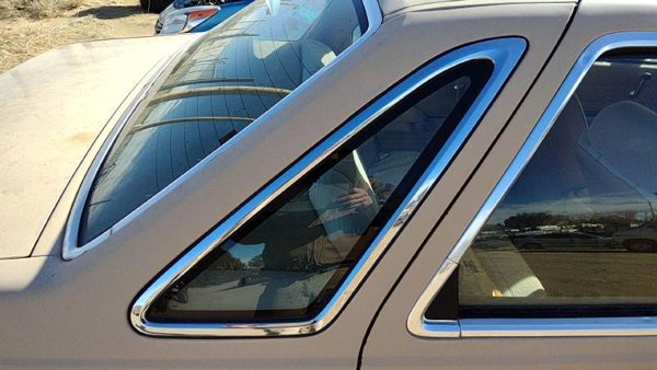1984-1987 Ford Tempo Passenger Right Rear Quarter Glass Back Side Window Oem — photo 1