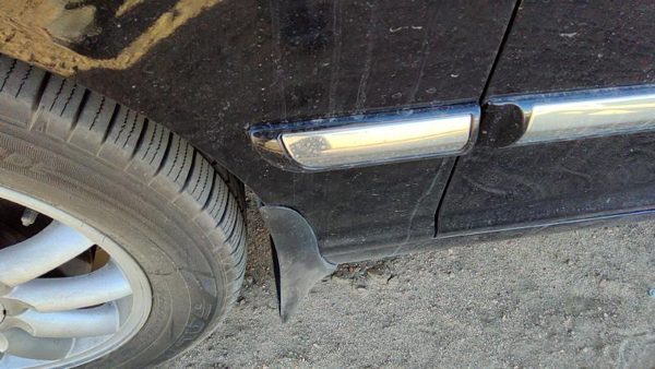 2004-2005 Hyundai Xg350 Driver Left Moulding From Fender Oem Trim Strip Black — photo 1