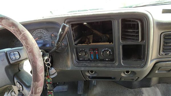 2005-07 Sierra 1500 Hd Trim Bezel Around Speedometer Dash Surround Panel Pewter — photo 1